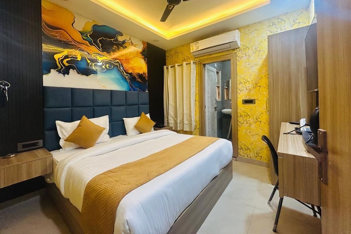 Luksus-dobbeltrom | Skrivebord for bærbar PC, wi-fi (inkludert) og sengetøy