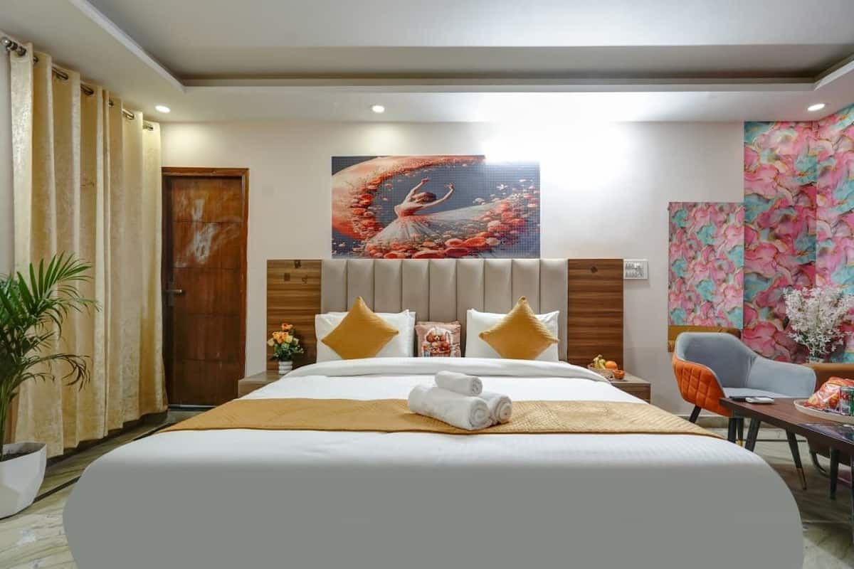 Espacio para trabajar con un portátil, wifi gratis, ropa de cama