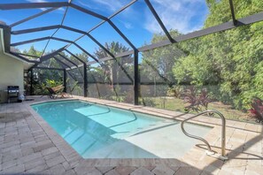 Een verwarmd zwembad