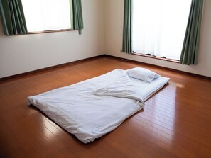 2 chambres, bureau, Wi-Fi gratuit, draps fournis