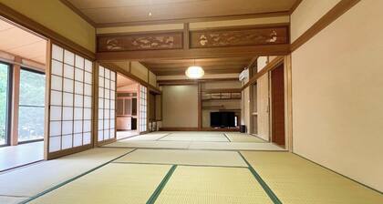 Rent the whole house Limited to one group per day A detached house of about 223m maximum 12 peo / Kushima Miyazaki