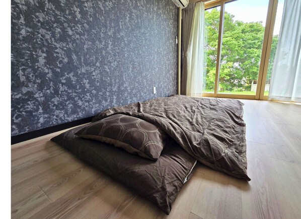 Desk, free WiFi, bed sheets