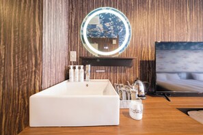 1 habitación, escritorio, wifi gratis y ropa de cama 
