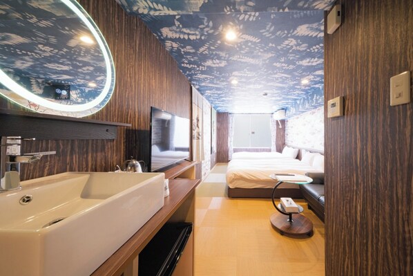 Desk, free WiFi, bed sheets