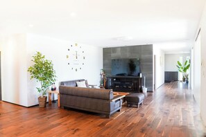 TV - Four bedrooms provide private space perfect for g / Isumi Chiba (Isumi)