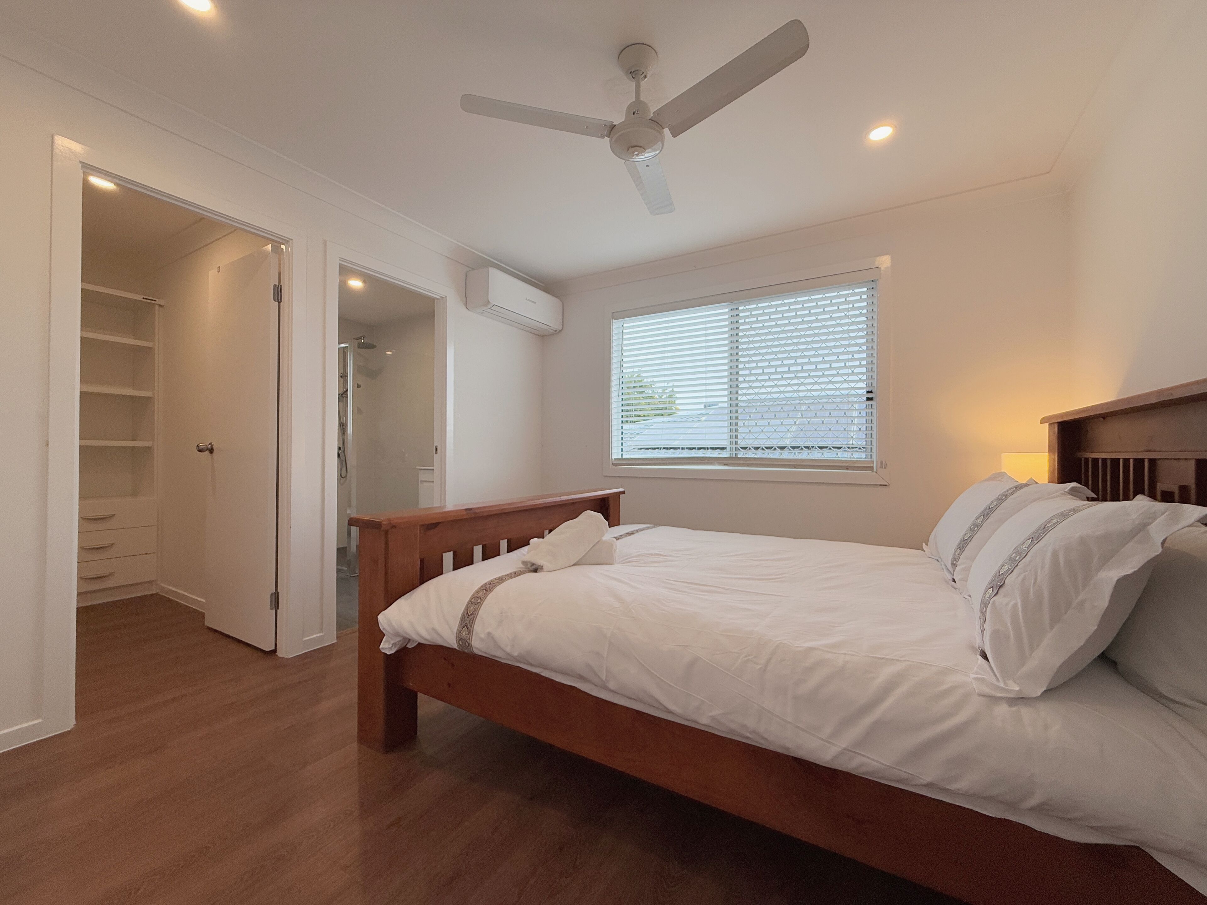 2 bedrooms, iron/ironing board, travel cot, free WiFi