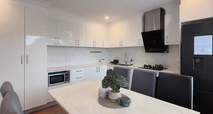 Family Haven in Sunnybank | 2BR 2Bath/3 Beds