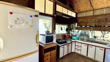 Fridge, microwave, stovetop, cookware/dishes/utensils