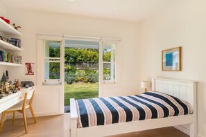 4 habitaciones, tabla de planchar con plancha y wifi gratis