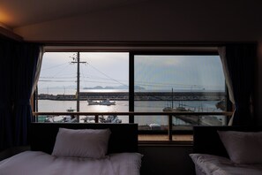 2 bedrooms, desk, free WiFi, bed sheets - For 14 people Stay as if you were living in a traditional Japanesestyle house / Hagi Yamaguchi (Hagi)