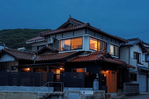 Exterior - For 14 people Stay as if you were living in a traditional Japanesestyle house / Hagi Yamaguchi (Hagi)