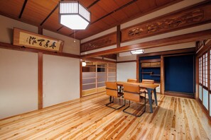 Meeting facility - For 14 people Stay as if you were living in a traditional Japanesestyle house / Hagi Yamaguchi (Hagi)