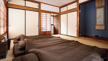 Escritorio, wifi gratis y ropa de cama