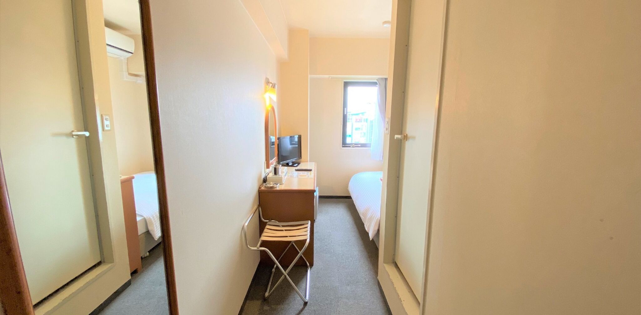 1 bedroom, desk, iron/ironing board, WiFi (free)