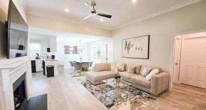 4BR/ 3 Kings 1 Queen, Patio & Large Fenced Backyard