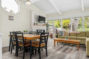 Dining - 3 Bedroom Home - Walking distance to beach! (Aptos)