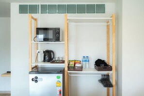 Blackout drapes, iron/ironing board, free WiFi - De Blue Door (Hat Yai)