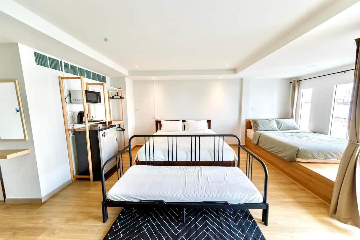 Family Two-Bedroom with Balcony | Blackout curtains, iron/ironing board, free WiFi