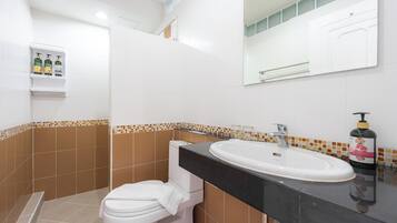 Douche, serviettes fournies