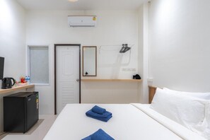 Blackout curtains, iron/ironing board, free WiFi
