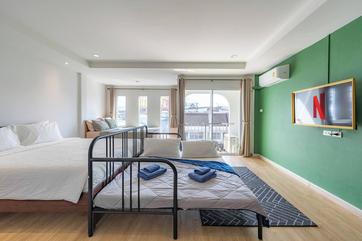 One bedroom Family Balcony | Mørklægningsgardiner, strygejern/strygebræt, gratis Wi-Fi