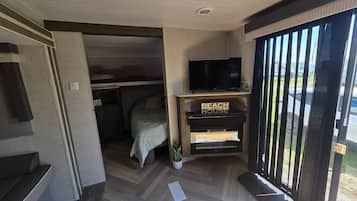 2 bedrooms, bed sheets