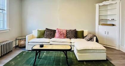 Welcome to your perfect home away from home in the heart of the city!