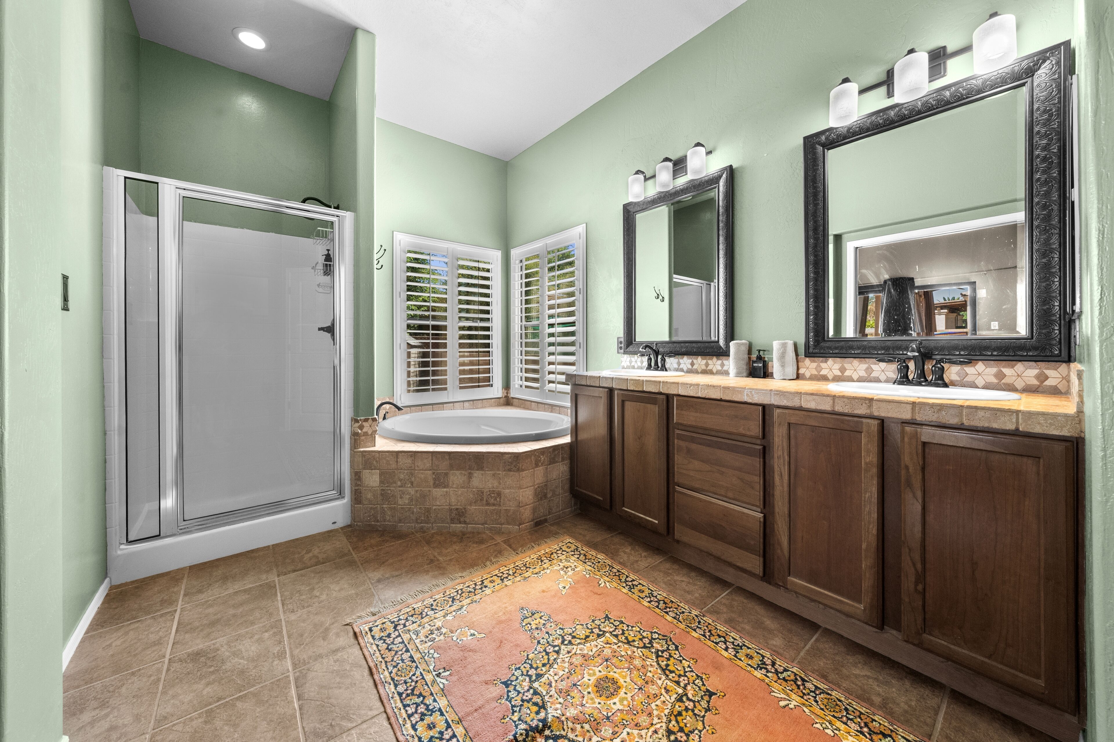 Jetted tub, hair dryer, towels, soap