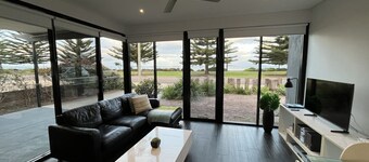 Esperance Waterfront Apartment