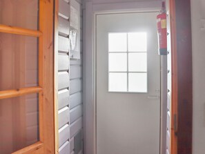 Inside other - Mukalilla, paritalo sis loppusiivouksen by Interhome (Hyrynsalmi)