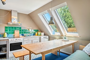 Coffee/tea maker, fridge, dishwasher, highchair