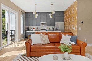 Televisor, estèreo i oficines