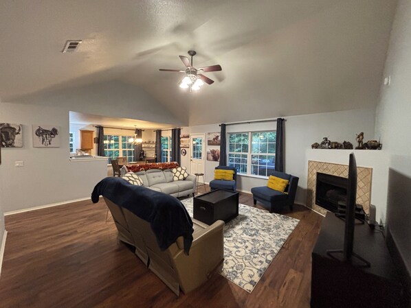 Smart TV, fireplace, DVD player