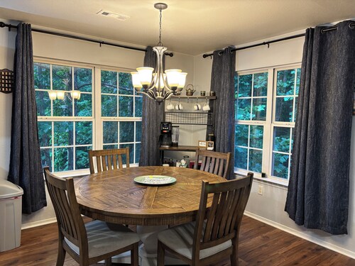 Peace & Privacy 3-bedroom house in charming Bella Vista, access to Back 40 Trail