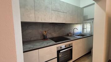 Refrigerador, microondas, horno, lavavajillas