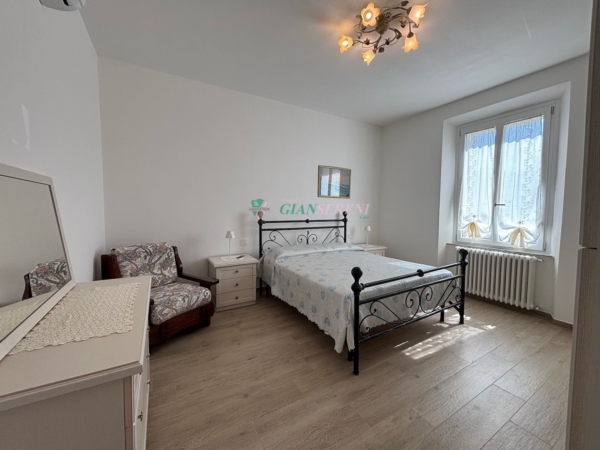 1 chambre, fer et planche à repasser, accès au Wi-Fi (inclus)