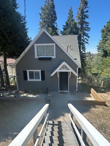 Tranquil cabin with WiFi in Twin Peaks