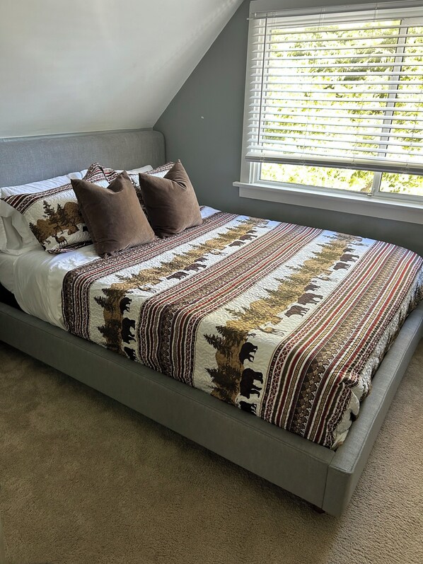 2 bedrooms, travel crib, WiFi, bed sheets