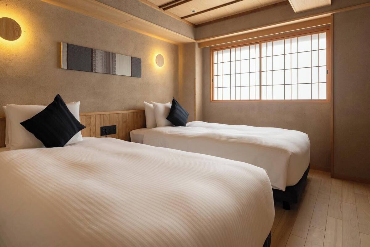 Down duvets, in-room safe, free WiFi, bed sheets