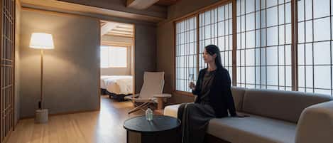 Superior Suite | Down comforters, in-room safe, free WiFi, bed sheets