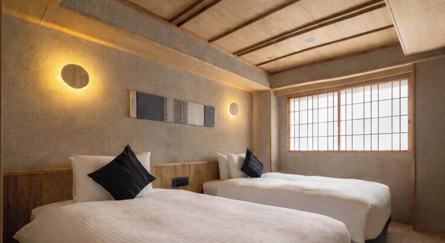 Suite – superior | Dundyner, safe på rommet, wi-fi (inkludert) og sengetøy