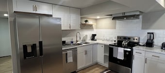 Charming 2-bed, 2 full bath lower level studio with WiFi, AC in Ardmore