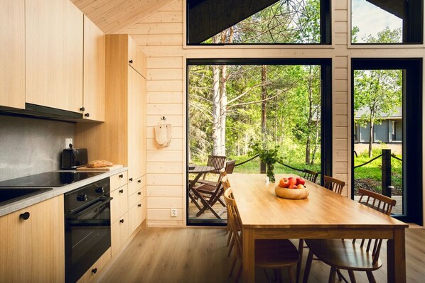 Frigorífic, microones, forn i placa de cuina 