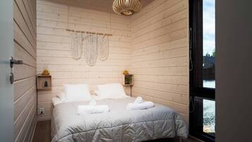 3 dormitorios, cuna de viaje, wifi gratis y ropa de cama