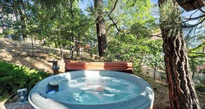 Retro Bear Haus • Spa • Fully Fenced