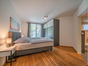 2 bedrooms, internet