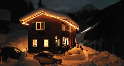 Sehr geräumiges Chalet mit Sauna und Garten