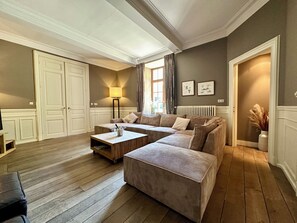 TV, fireplace, DVD player, foosball