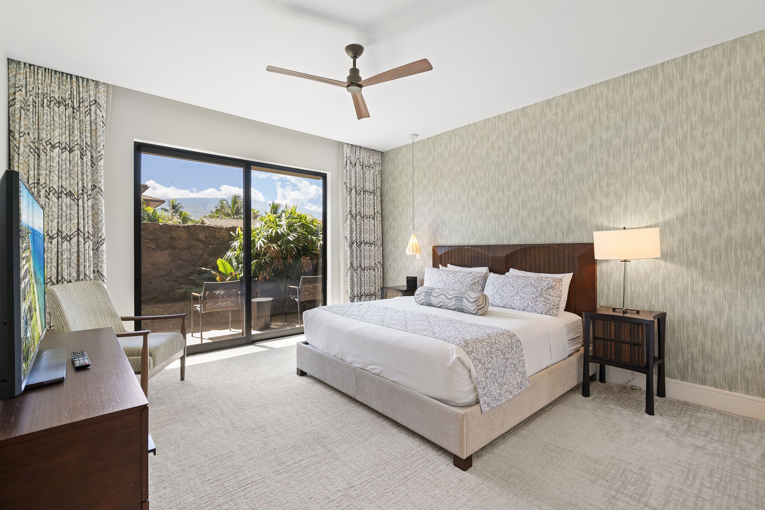 3 室のベッドルーム、アイロン / アイロン台、WiFi (無料)、ベッドシーツ