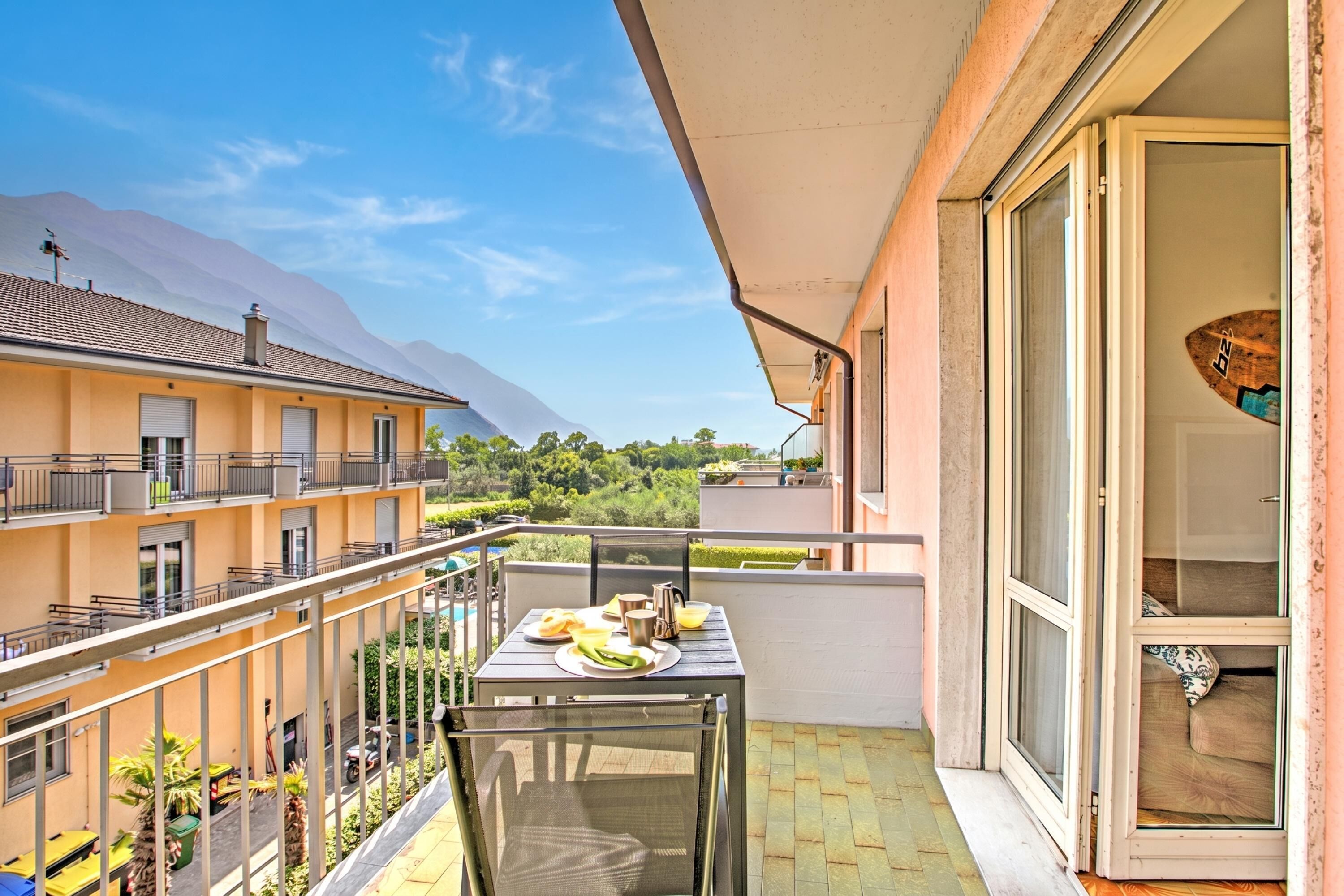 Apartamento estándar, varias habitaciones (Casa Silvia 50m From The Lake) | Restaurante al aire libre